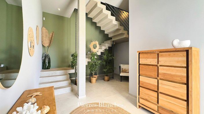 Image No.12-4 Bed House for sale