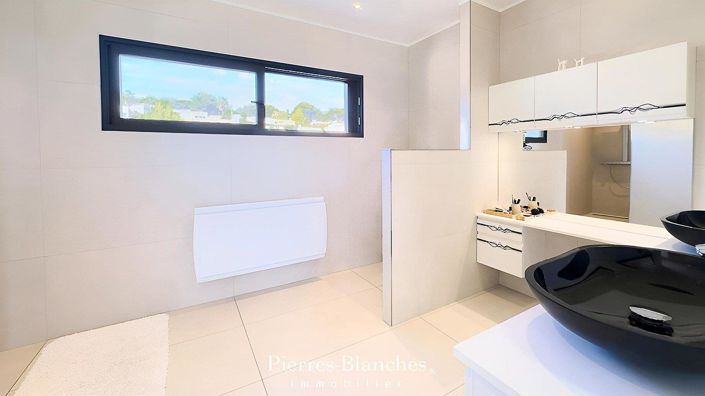 Image No.11-Maison de 5 chambres à vendre à Herault