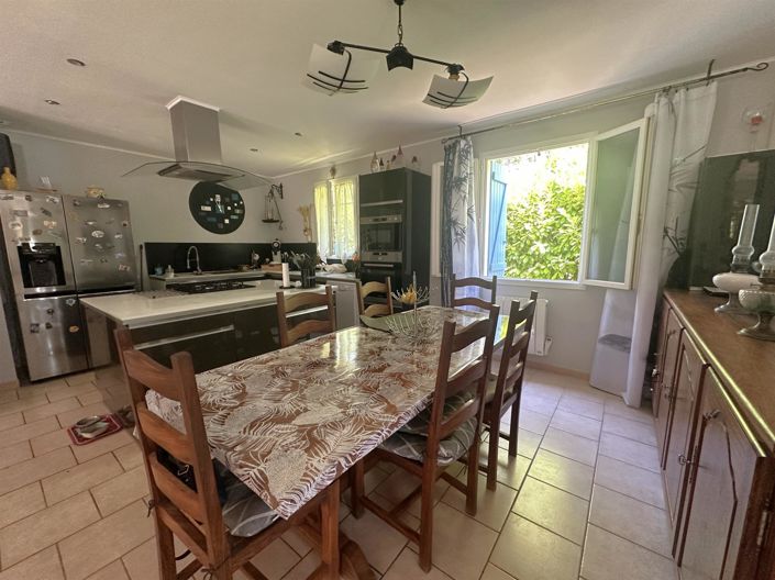 Image No.10-3 Bed House for sale