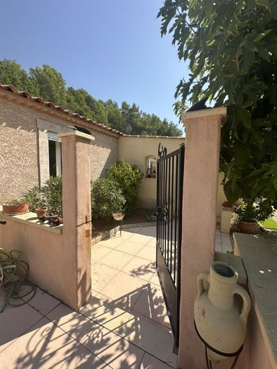 Image No.9-3 Bed House for sale