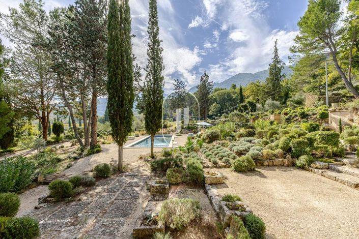 Image No.2-4 Bed House for sale