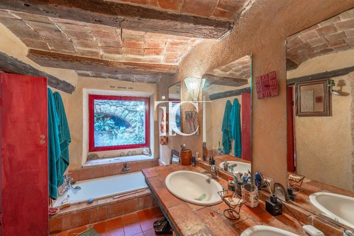 Image No.12-4 Bed House for sale