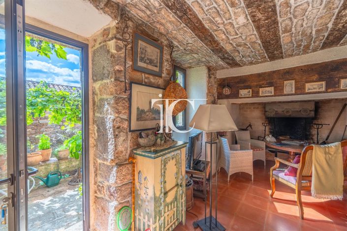 Image No.19-4 Bed House for sale