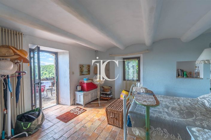 Image No.9-4 Bed House for sale