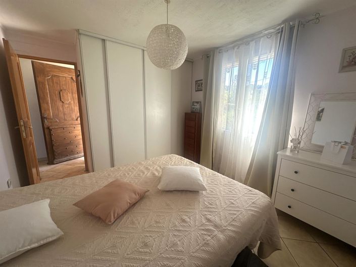 Image No.13-3 Bed House for sale