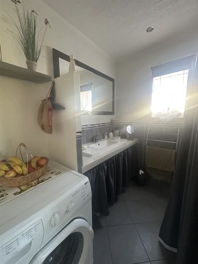 Image No.15-3 Bed House for sale