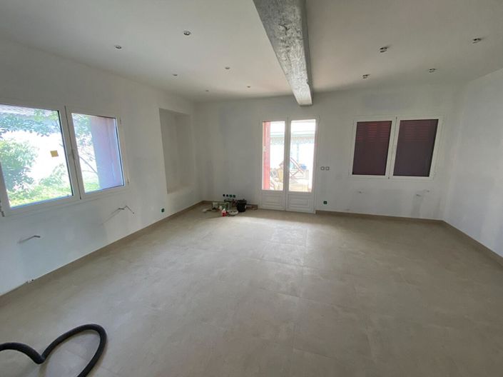 Image No.12-4 Bed House for sale