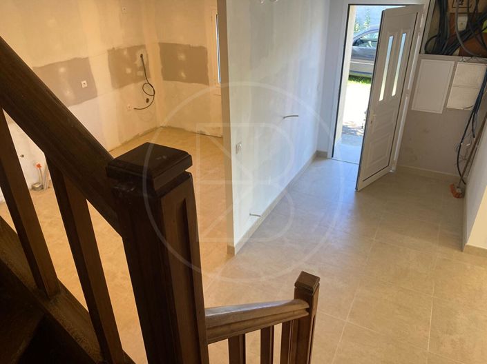 Image No.8-4 Bed House for sale