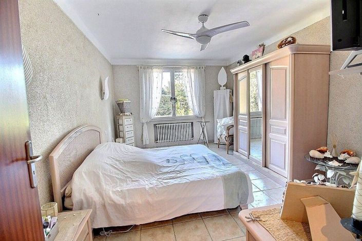 Image No.10-4 Bed House for sale