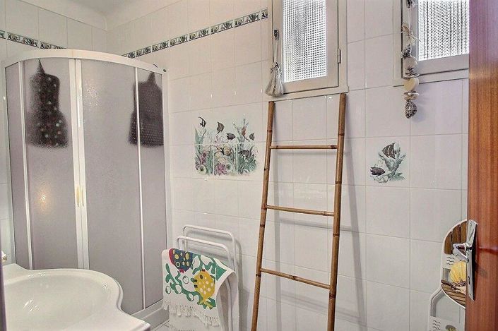 Image No.13-4 Bed House for sale