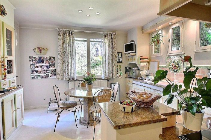 Image No.7-4 Bed House for sale