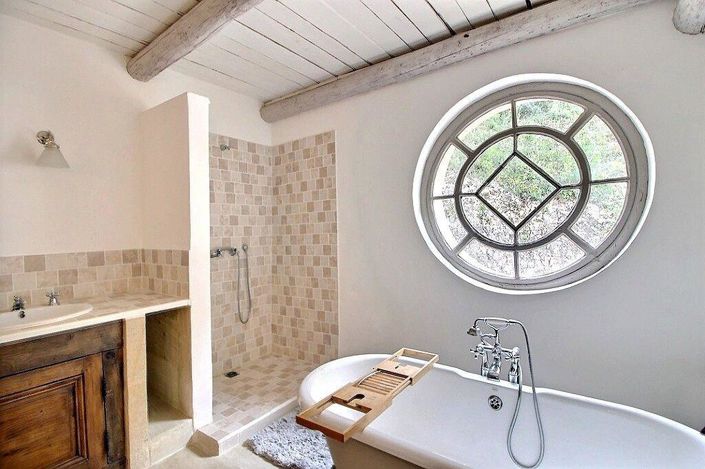 Image No.12-6 Bed Property for sale