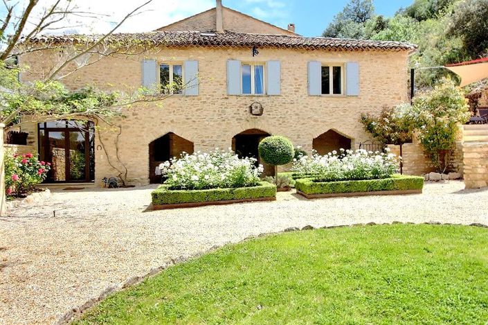 Image No.2-6 Bed Property for sale