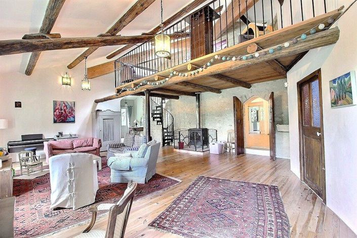 Image No.8-6 Bed Property for sale