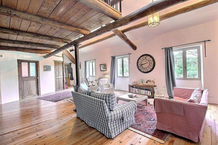 Image No.9-6 Bed Property for sale