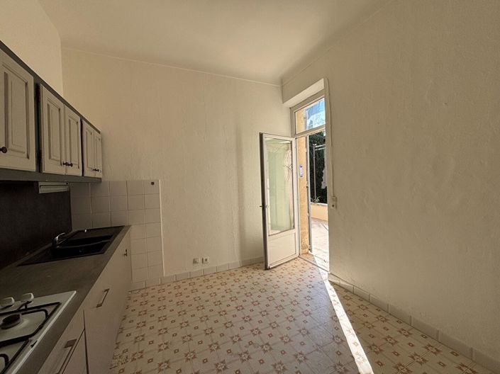 Image No.12-3 Bed Apartment for sale