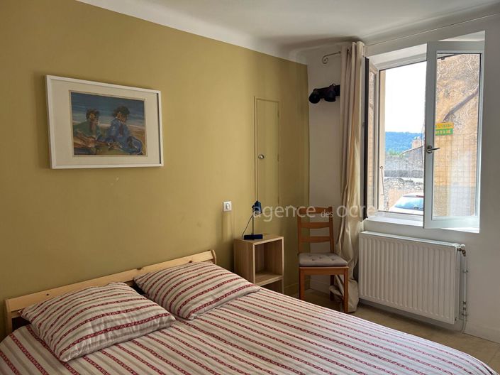 Image No.3-Maison de 2 chambres à vendre à Rustrel