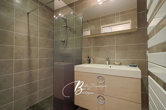 Image No.11-6 Bed House for sale