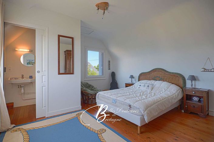 Image No.15-6 Bed House for sale