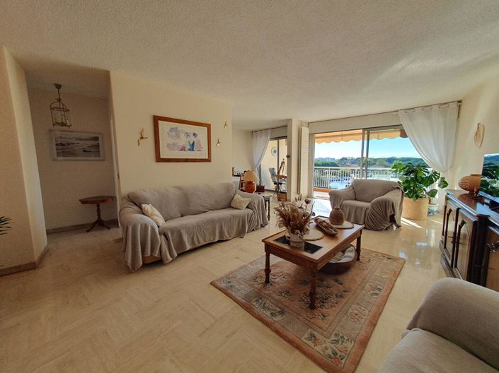 Image No.3-3 Bed Property for sale