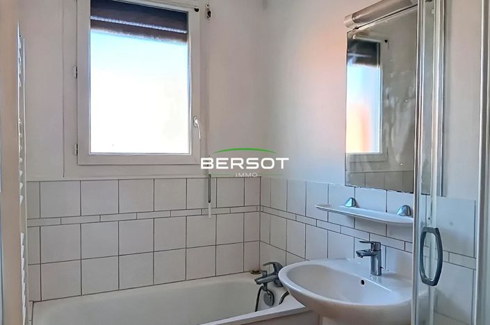 Image No.10-3 Bed Apartment for sale