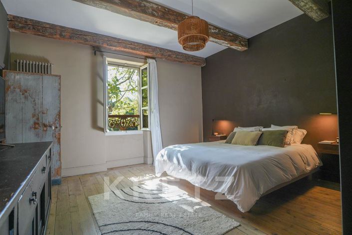 Image No.11-6 Bed House for sale