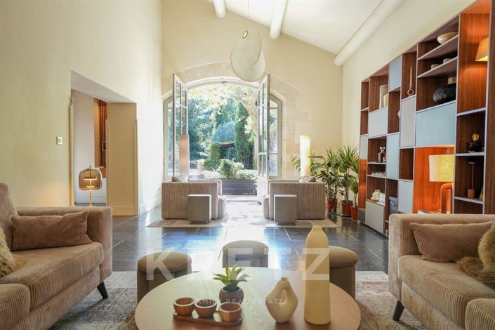 Image No.4-6 Bed House for sale