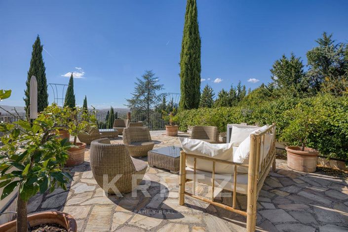 Image No.17-5 Bed House for sale