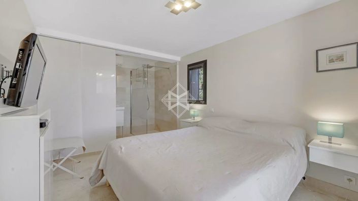 Image No.12-6 Bed House for sale