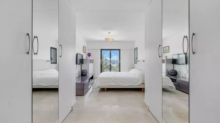 Image No.13-6 Bed House for sale