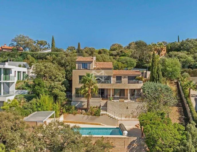 Image No.4-6 Bed House for sale