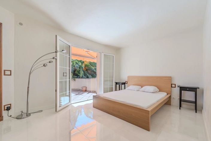 Image No.12-3 Bed House for sale