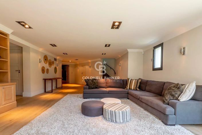 Image No.11-5 Bed House for sale