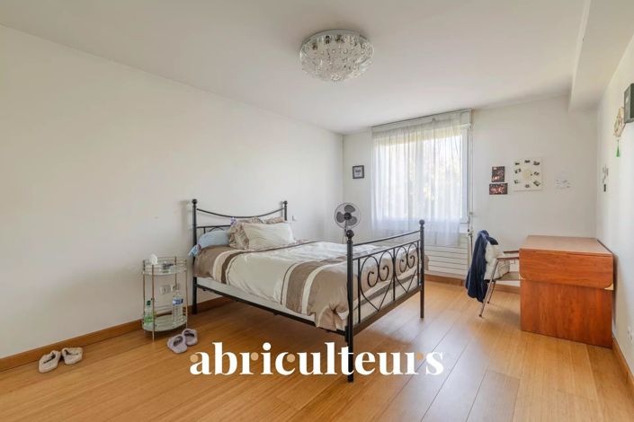 Image No.11-5 Bed Apartment for sale