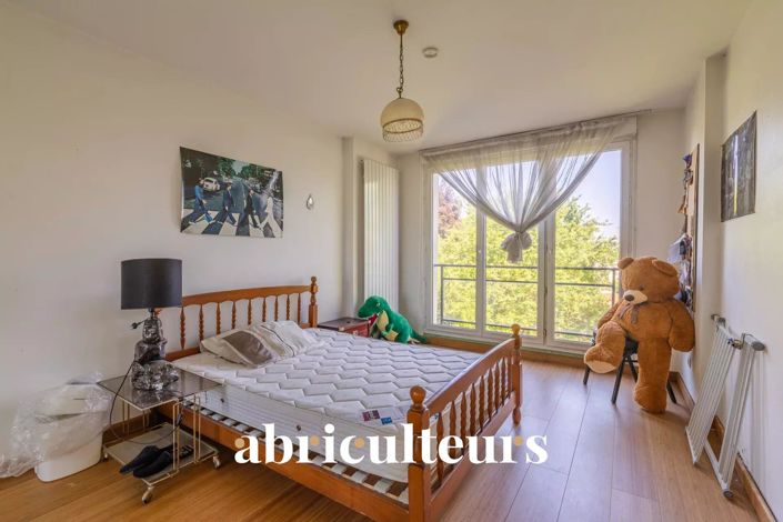 Image No.9-5 Bed Apartment for sale