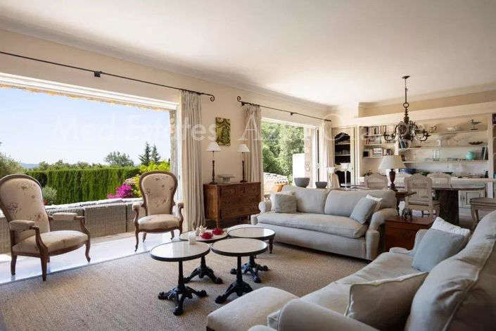 Image No.12-7 Bed House for sale