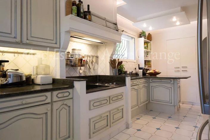 Image No.13-7 Bed House for sale