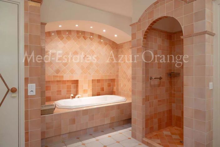 Image No.15-7 Bed House for sale