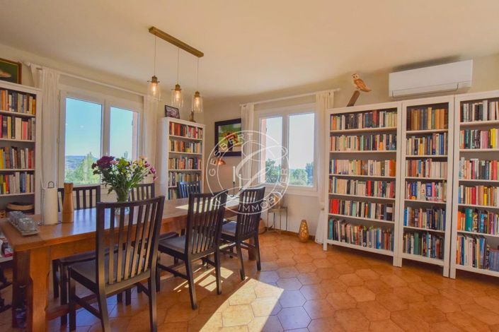 Image No.11-4 Bed House for sale