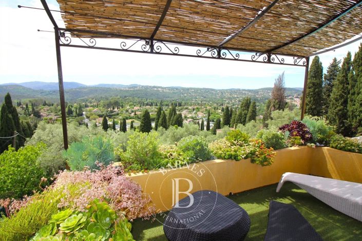 Image No.17-6 Bed House for sale