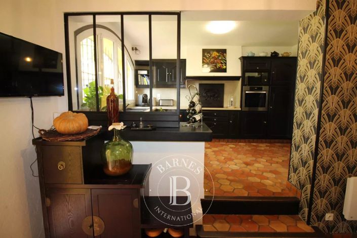 Image No.30-6 Bed House for sale