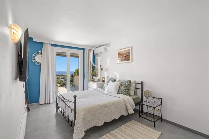 Image No.11-6 Bed House for sale