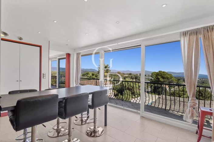 Image No.3-6 Bed House for sale