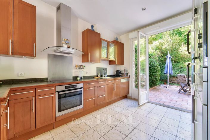 Image No.10-Maison de 5 chambres à vendre à Saint-Cloud