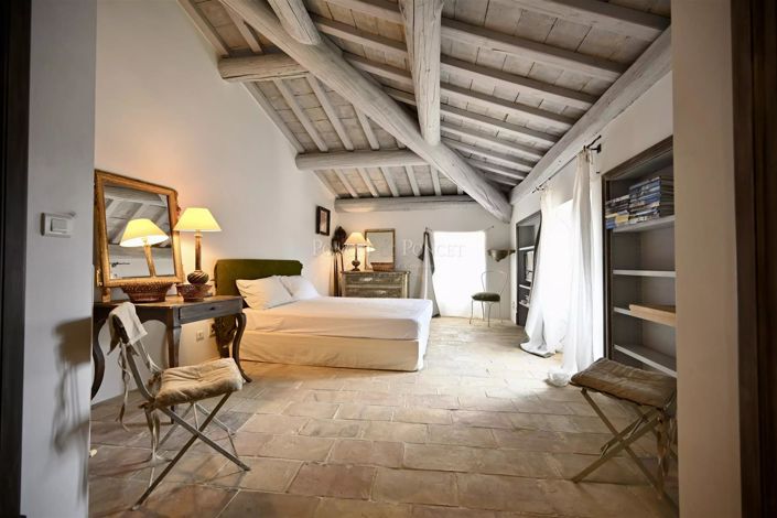 Image No.18-5 Bed House for sale