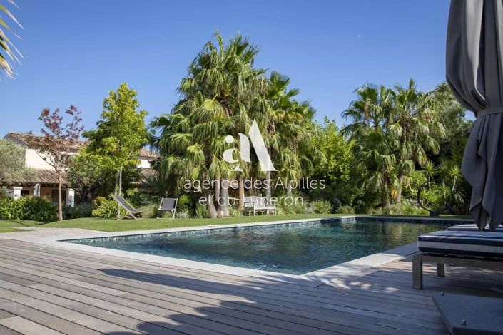 Image No.26-6 Bed House for sale