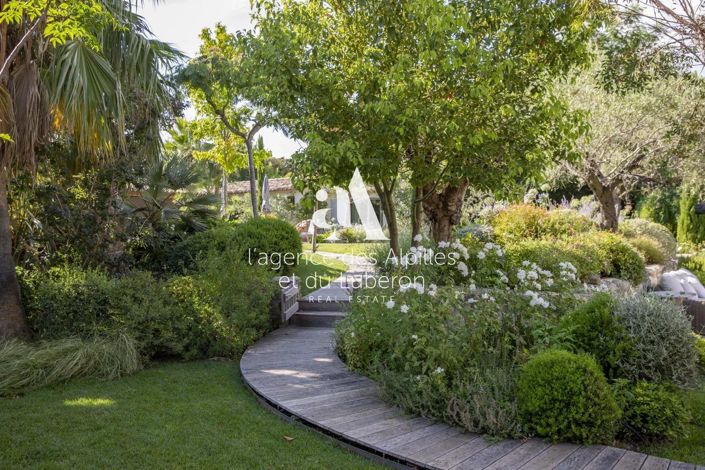 Image No.31-6 Bed House for sale