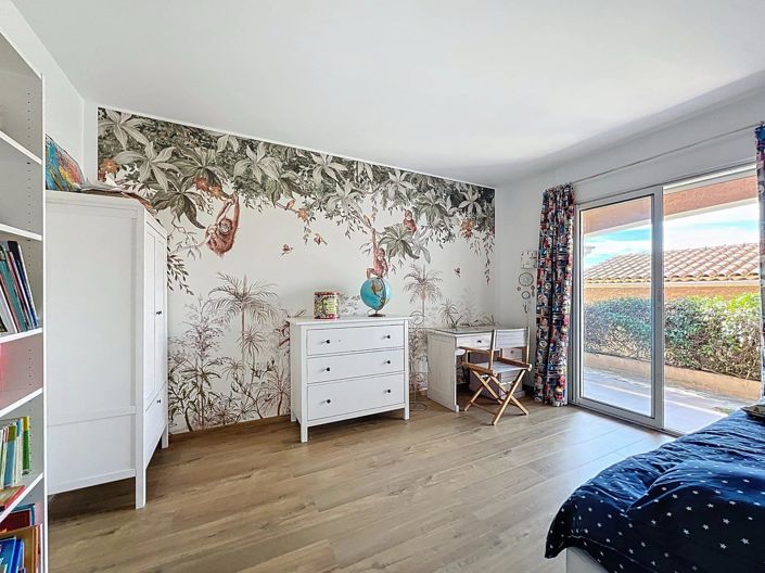 Image No.14-3 Bed House for sale