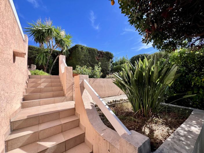 Image No.18-3 Bed House for sale