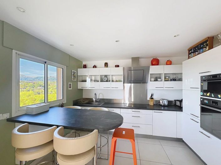 Image No.4-3 Bed House for sale